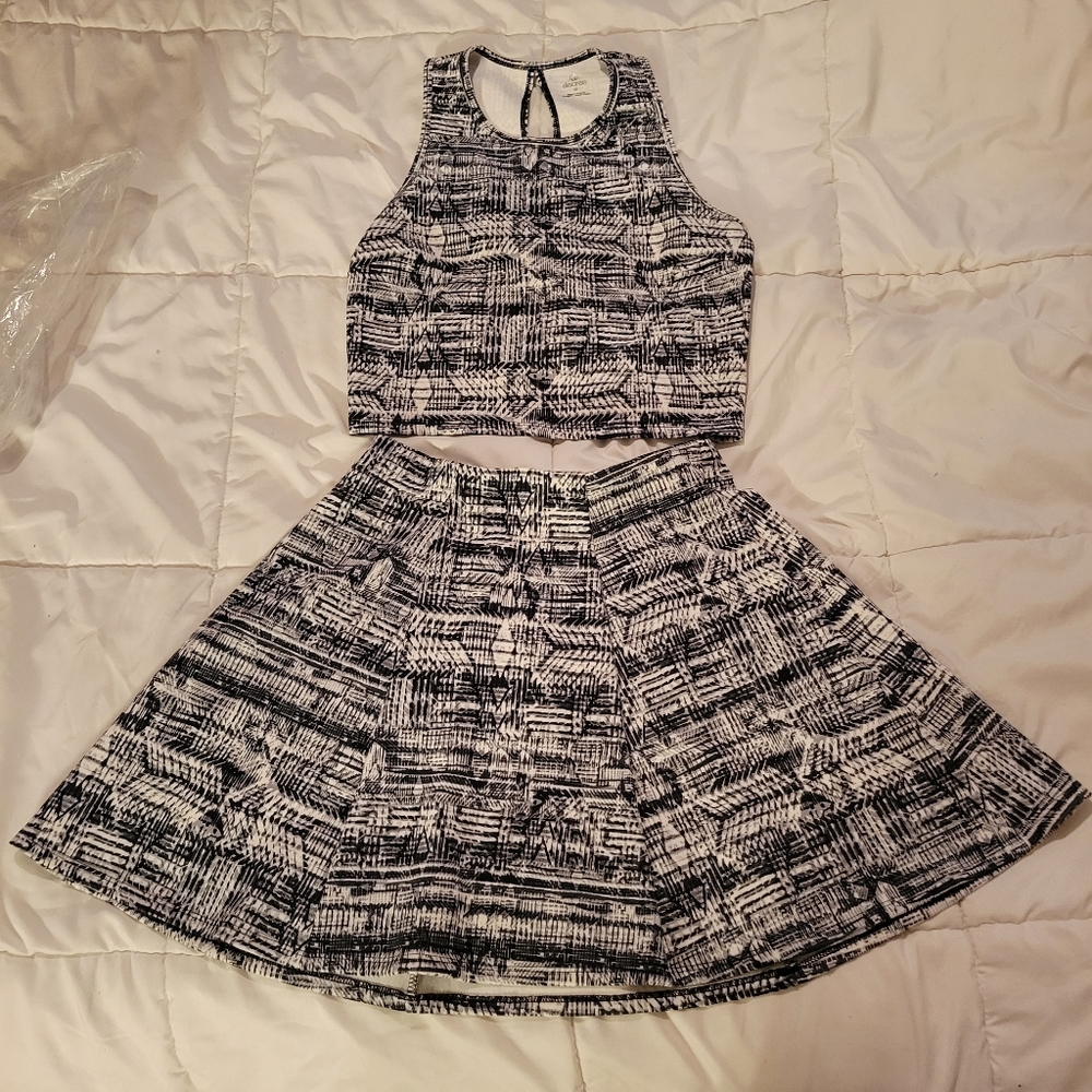Skirt and crop tank top set
